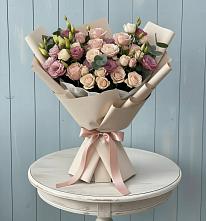 Букет цветов из:  Розы и Лизиантусы в Серково