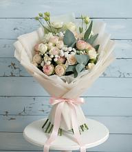 Букет цветов из:  Розы и Лизиантусы в Серково