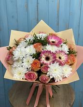 Букет цветов из:  Розы, Герберы и Хризантемы в Серково