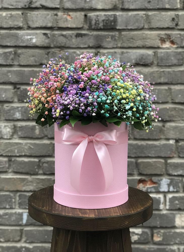Цветочная композиция из Гипсофила и Розы в шляпной коробке в Серково