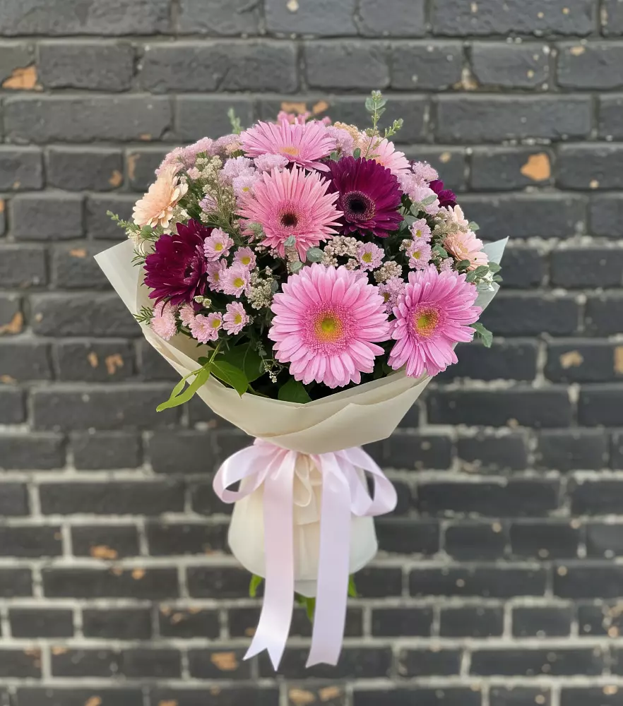 Букет цветов из: Герберы и Хризантемы в Серково