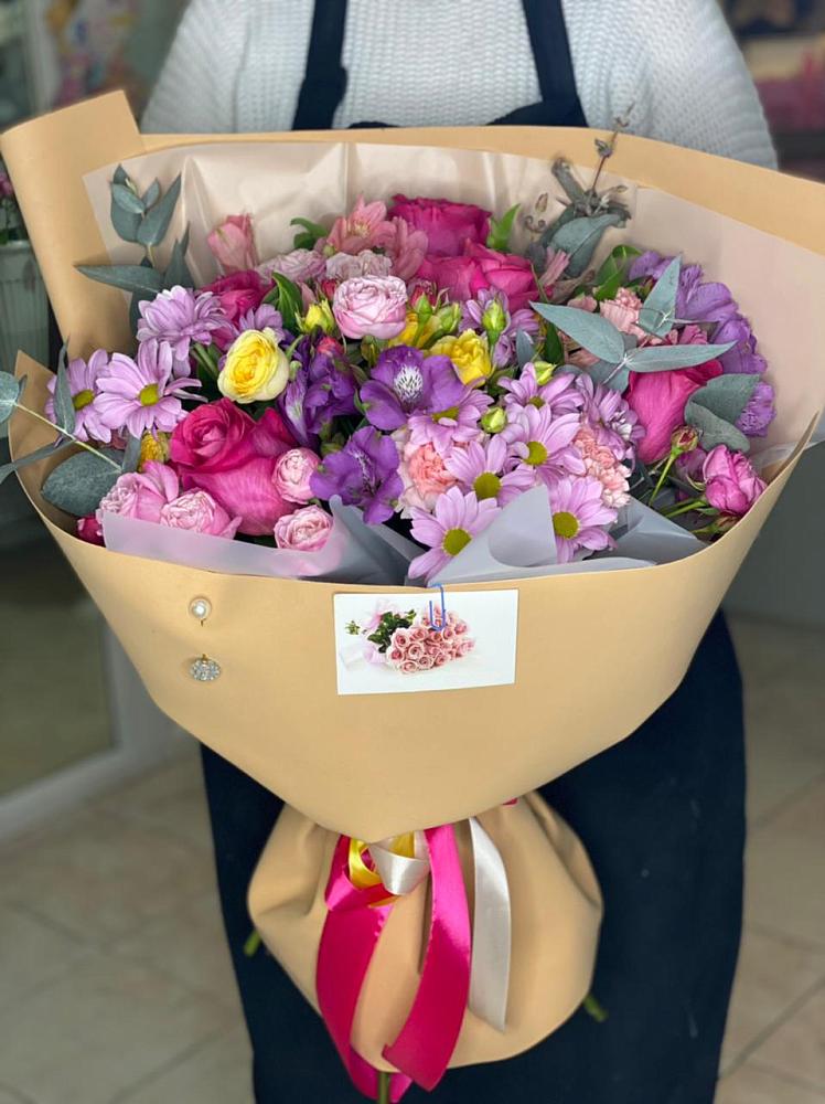 Букет цветов из: Хризантемы, Гвоздики и Альстромерии в Серково