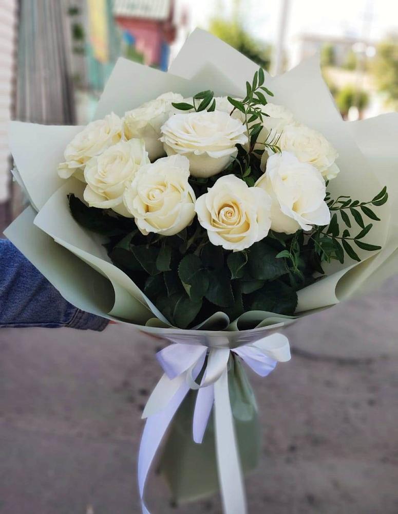 Букет Белые розы Проуд в Серково
