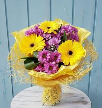 Букет цветов из:  Хризантемы и Герберы в Серково