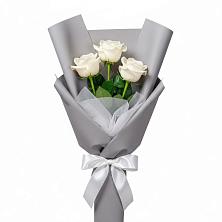 Букет 3 белые розы в Серково