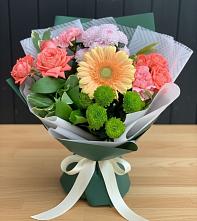 Букет цветов из:  Гвоздики, Розы, Герберы и Хризантемы в Серково