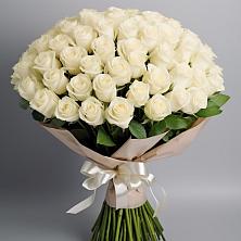 Букет 101 беля роза Белоснежка в Серково
