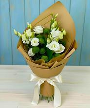 Букет цветов из:  Хризантемы и Лизиантусы в Серково