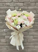 Букет цветов из:  Гвоздики, Розы, Лизиантусы и Хризантемы #REPLACE_PRED# Серково