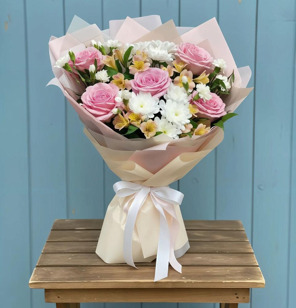 Букет цветов из: Гвоздики, Орхидеи и Розы в Серково