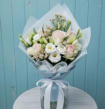 Букет цветов из:  Розы и Лизиантусы в Серково