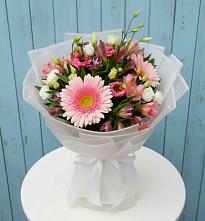 Букет цветов из:  Герберы, Альстромерии и Лизиантусы в Серково