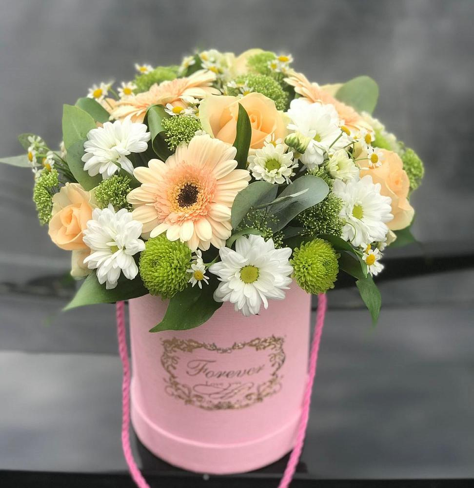 Цветочная композиция из Розы, Герберы и Хризантемы в шляпной коробке в Серково