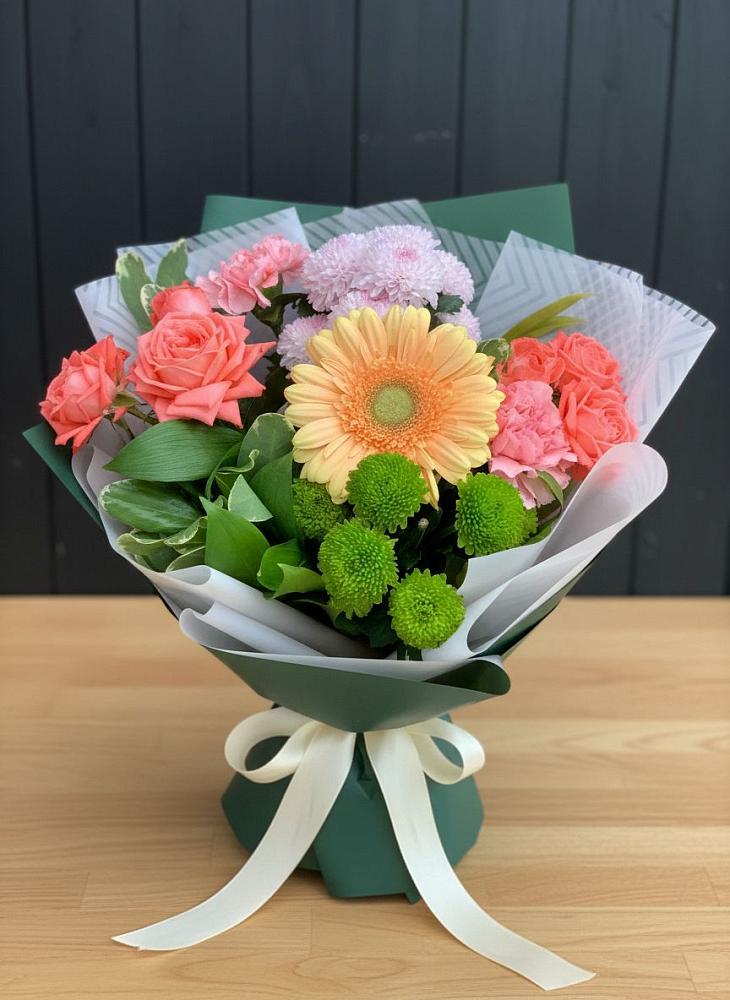 Букет цветов из: Гвоздики, Розы, Герберы и Хризантемы в Серково