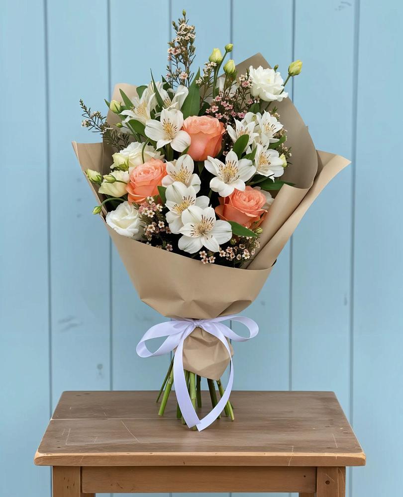 Букет цветов из: Альстромерии, Лизиантусы, Розы и Хризантемы в Серково